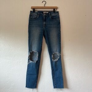 Women’s Levi’s High Rise Skinny Jeans — size 29